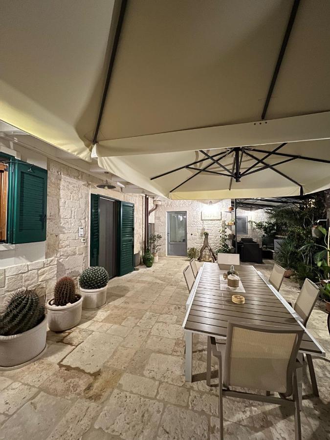 Trulli Occhi Di Pietra Lägenhet Alberobello Exteriör bild